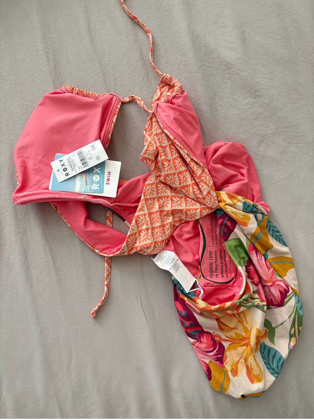 NEW Roxy One-Piece Swimsuit - Picture 2 of 3